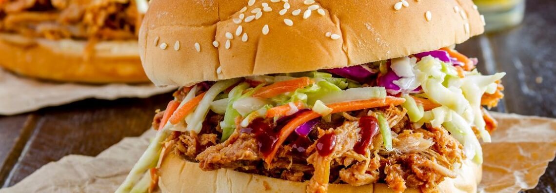 Pulled pork to szybki i łatwy przepis na obiad z łopatki wieprzowej, który przygotujesz w wolnowarze Crockpot