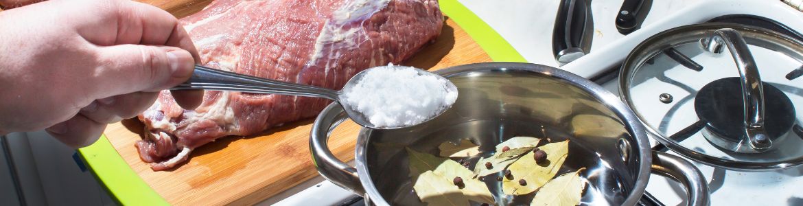 Jak przygotować solankę do mięsa?
