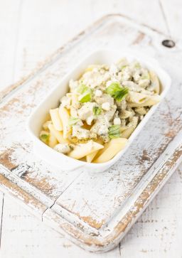 Penne z kurczakiem, pieczarkami i pesto