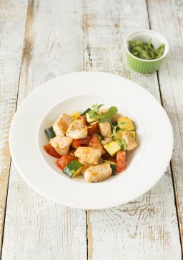 Kurczak w sezonowych warzywach