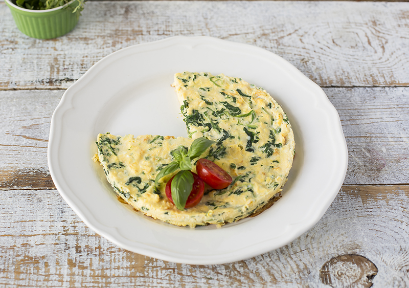 Omlet ze szczypiorkiem i żółtym serem