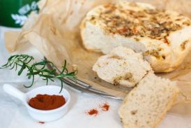 Ziołowa focaccia z rozmarynem i szałwią z wolnowaru 