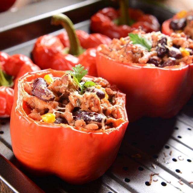 Wolno gotowane papryki nadziewane