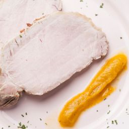 Pieczeń wieprzowa z sosem morelowym