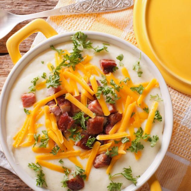 Zupa ziemniaczana z boczkiem i serem cheddar